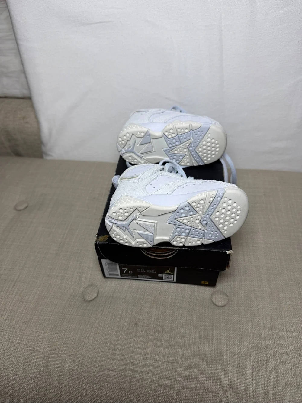 Jordan Toddler White and Light Blue Retro Sneakers